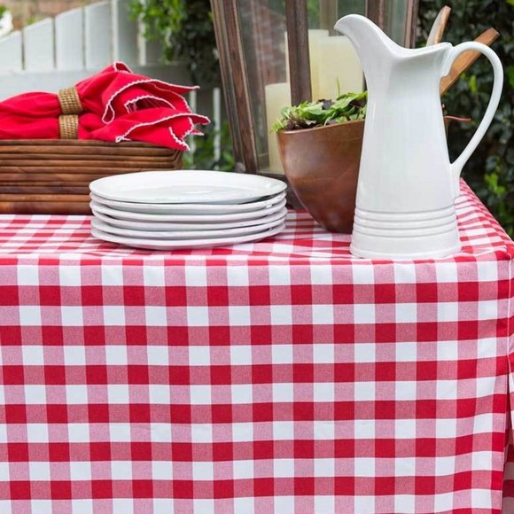 Vintage Other - ❌$10 SALE❌Festive rustique Tablecloth Red White VH Logo ( 8-10 seating)🍽️